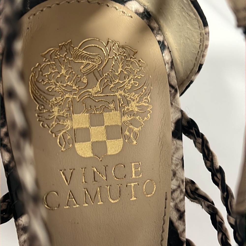VINCE CAMUTO Women's Strappy Snake Print Heels Sz 7.5 - Picture 4 of 9